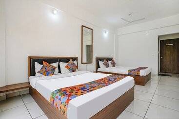 ホテル Fabexpress Royal Inn