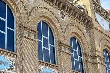 Az Orús Factory Hotel   Parking Muy Económico