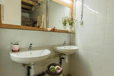 فندق صغير El Cabirol