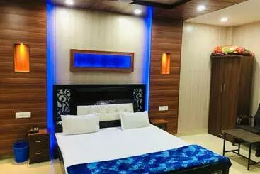Hotel O Kailash Ganga
