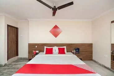 Flagship Hotel Raj Meridian