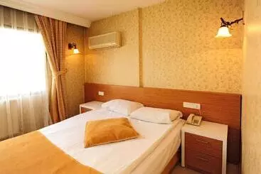 üstün Hotel Alsancak