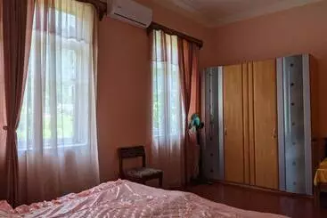 ペンション Guest House Pirvelwodebuli