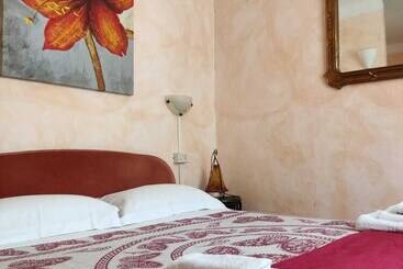 בית מלון כפרי Glicine