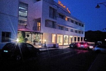 בית מלון כפרי Demar