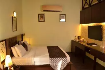 Hotel Iris Resort And Spa
