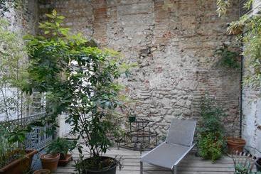 Hotel Le Crocodile Rouge