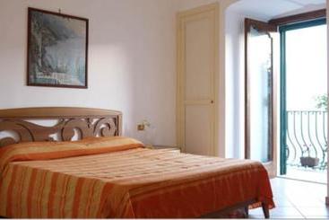 هتل Colle Dell'ara