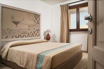 בית מלון כפרי Punta Falcone Resort