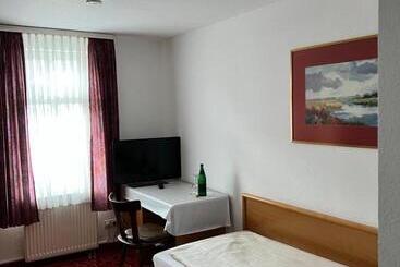 בית מלון כפרי Schwartzer Löwe