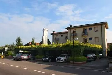 ホテル Albergo Ristorante Papa