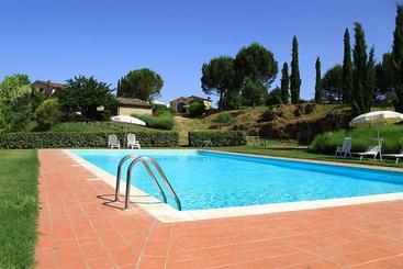 فندق Antico Borgo San Lorenzo Relais & Residence