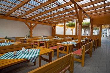 Отель Apetlon`er Familie Böhm