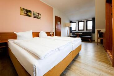 Отель Landhaus Falkenstein