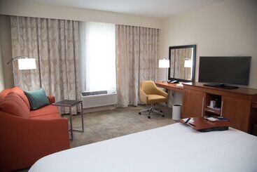 هتل Hampton Inn & Suites Mckinney