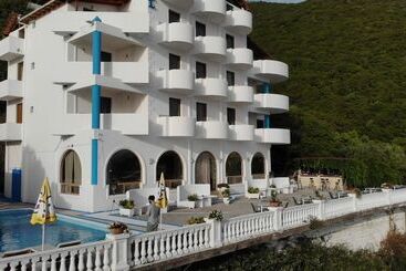 בית מלון כפרי Paradise Lukova