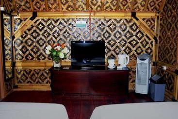 Hotel The Jhon's Cianjur Aquatic Resort