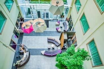 Mezzo Hotel & Business