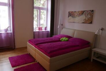 Govienna Modern Apartment