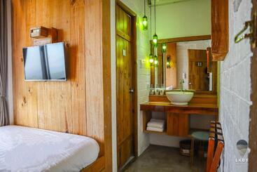 Cabins By Eco Hotel Tagaytay