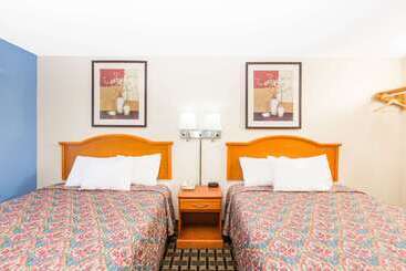 酒店 Days Inn By Wyndham Effingham