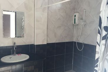 هتل The Family Grand