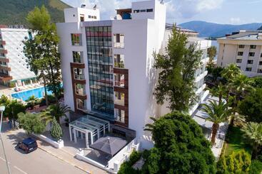 호텔 Supreme Beach İçmeler Adults Only