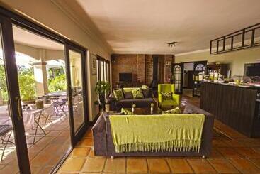 Пансион Southern Light Country House