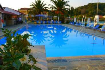 아파트호텔 Tria Adelphia