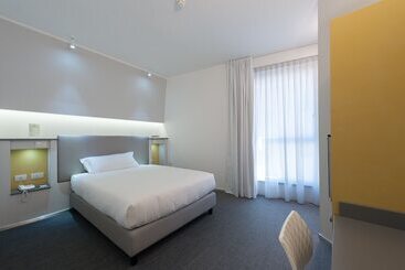 هتل Executive Inn Boutique