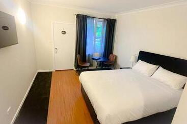 فندق على الطريق Seven Inn