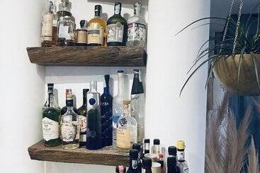 בית מלון כפרי Black Market