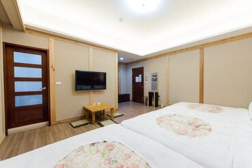 Majatalo Freehome B&b