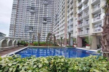 Aparthotel Infina Towers Project 4 Aurora Boulevard Quezon City