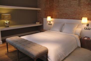 تختخواب و صبحانه The5rooms