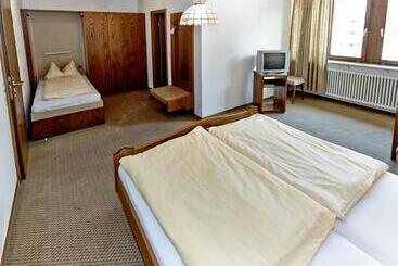 Hotelli Landgasthaus Rössle