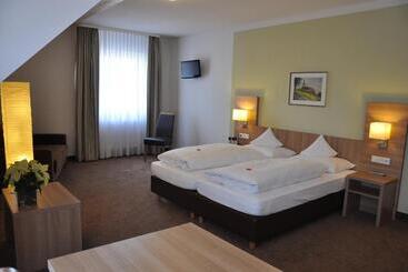 Отель Landhaus Kaiser