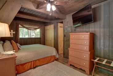 별장 Snuggle Inn In The Heart Of Chalet Village!