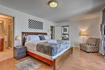 Luxe Lakefront Family Cottage: Private Beach, Dock