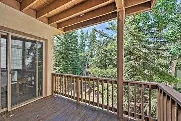 کلبه Mountain Home With Decks, Walk To Gondola