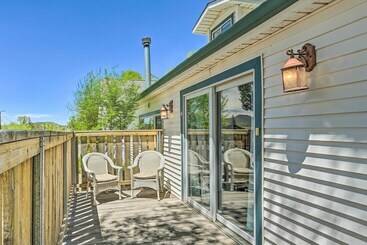 Сельский дом Stylish Basecamp 6850  Near Downtown Williams!