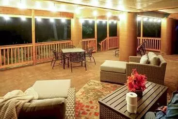 コテージ Waterfront Lakeside Home   1 Block To Boat Ramp