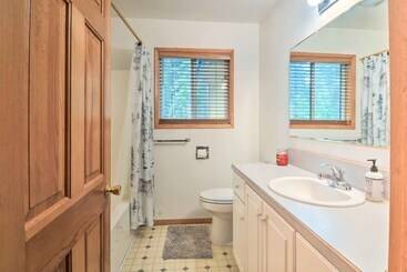 Mökkimajoitus Cabin W/ Hot Tub, By Crater Lake Nat L Park!