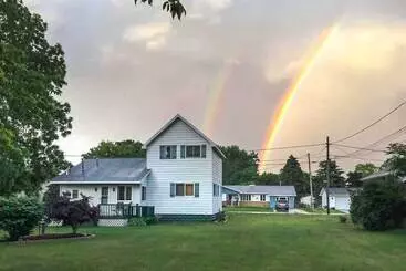 Hip Downtown Cottage   Walk To Beach, Pier, Dining