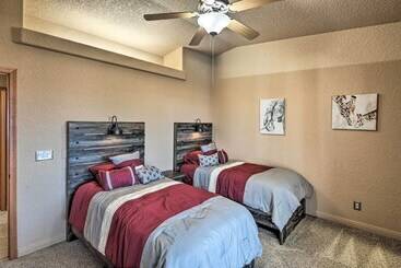 茅舍 Lake Havasu Home W/ Heated Pool, Spa & Mtn Views!