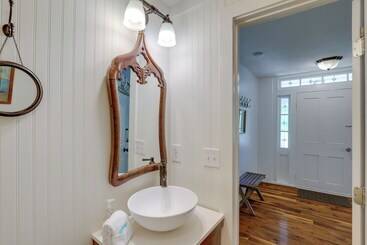 Marshall Cottage On 1895 Tobacco Farm W/ Hot Tub!