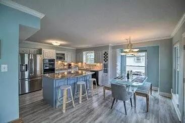 コテージ Waterfront San Jacinto River Home W/ Boat Slip!