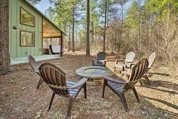 Vakantiehuisje Broken Bow Cabin W/ Hot Tub, 10 Mi To Lake!