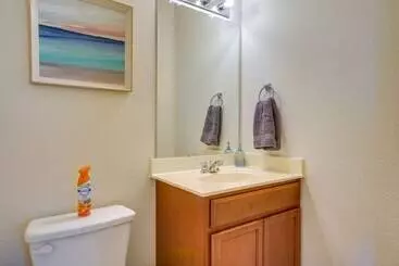 Vakantiehuisje San Antonio Home W/ Fenced Yard & Patio!