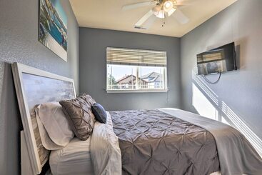 کلبه Waterfront Sparks Home: Balcony & Dock!